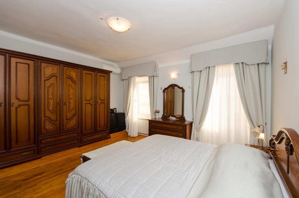 Apartment Noemi Rovinj Exterior foto
